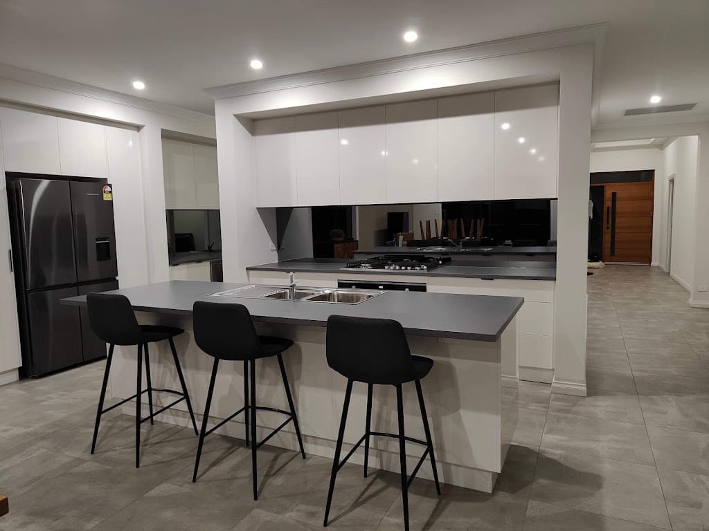 Lonsdale Kitchens - ISPS Innovations Splashbacks Benchtops