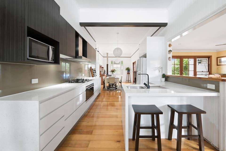 Halls Cabinets & Joinery