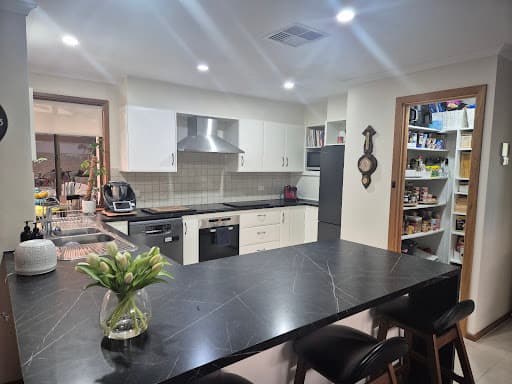 Lonsdale Kitchens - ISPS Innovations Splashbacks Benchtops — Customer photo